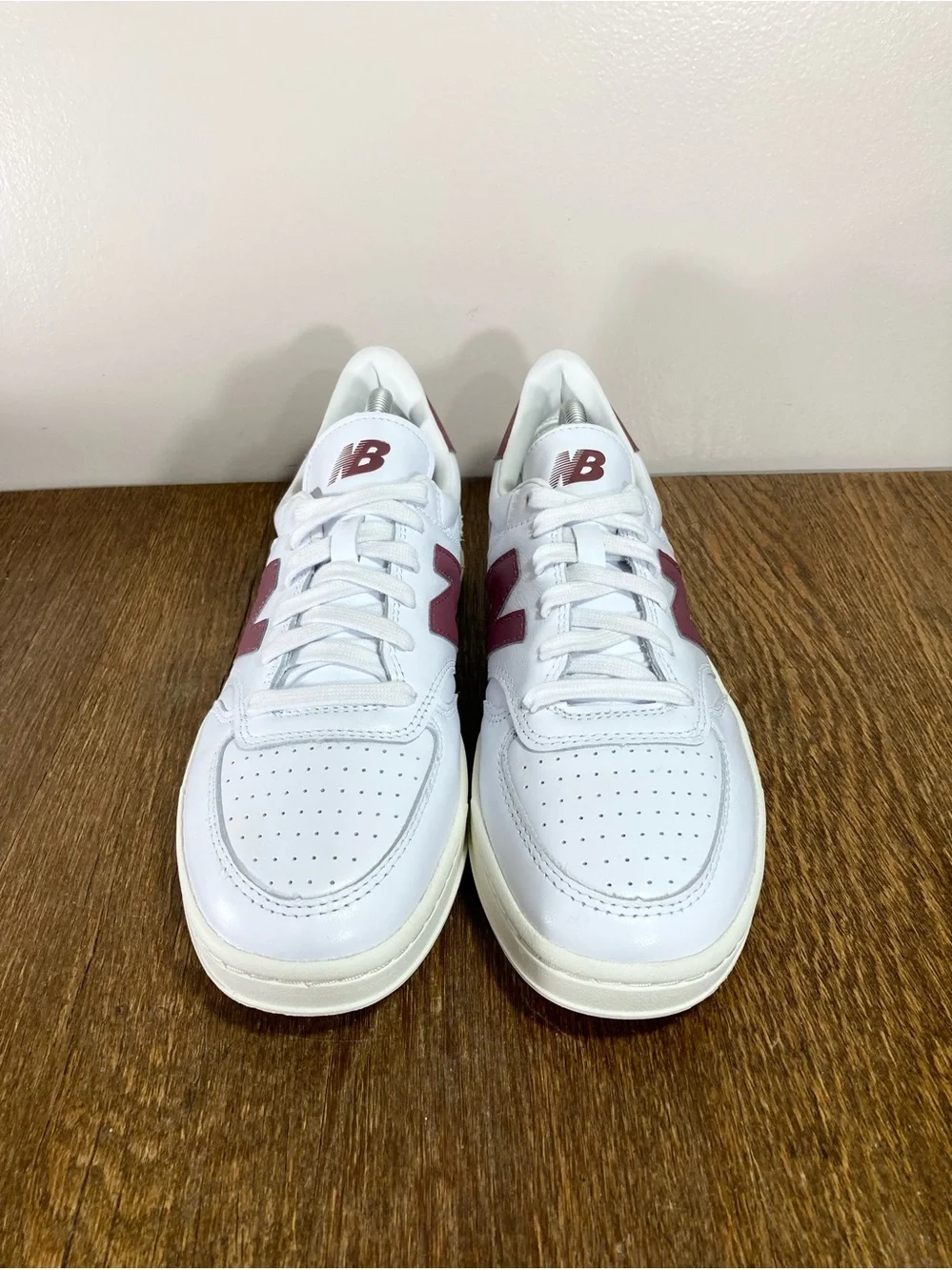 New Balance T500 Sneaker Men’s Size 9 White Washed Burgundy